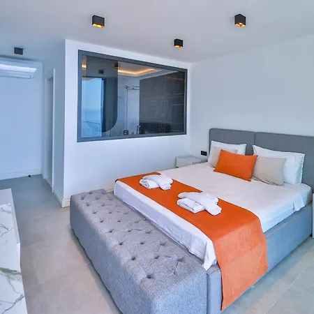 Infinity Sky - Private Pool - Panoramic Sea View 아파트