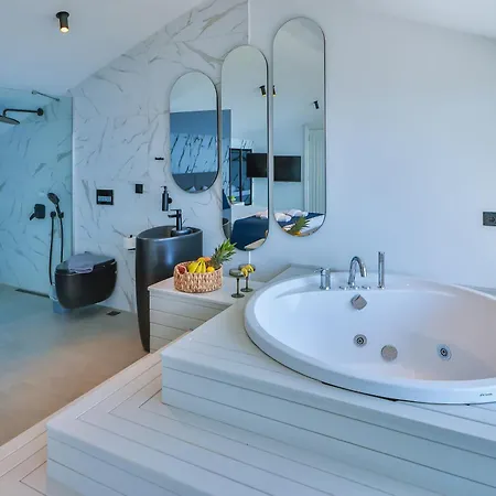 아파트 Infinity Sky - Private Pool - Panoramic Sea View *